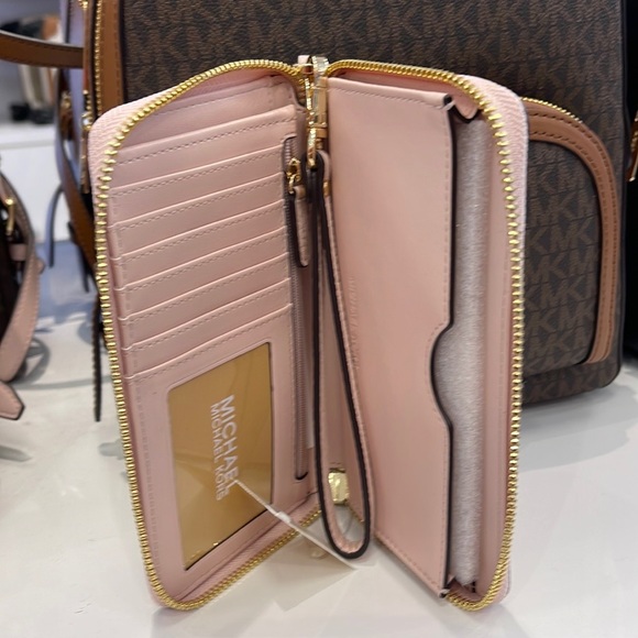 Michael Kors Jet Set Travel Large Flat Multifunction Phone Case Wristlet NWT - Picture 12 of 16